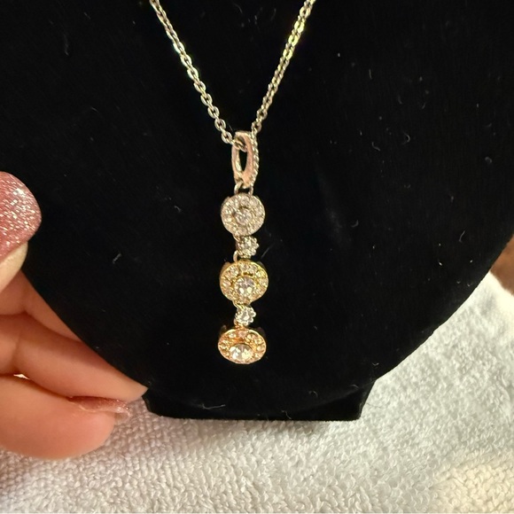 Avon Tri tone Pave Necklace with Gold/Silver Accents NIB 2005 - Picture 6 of 6